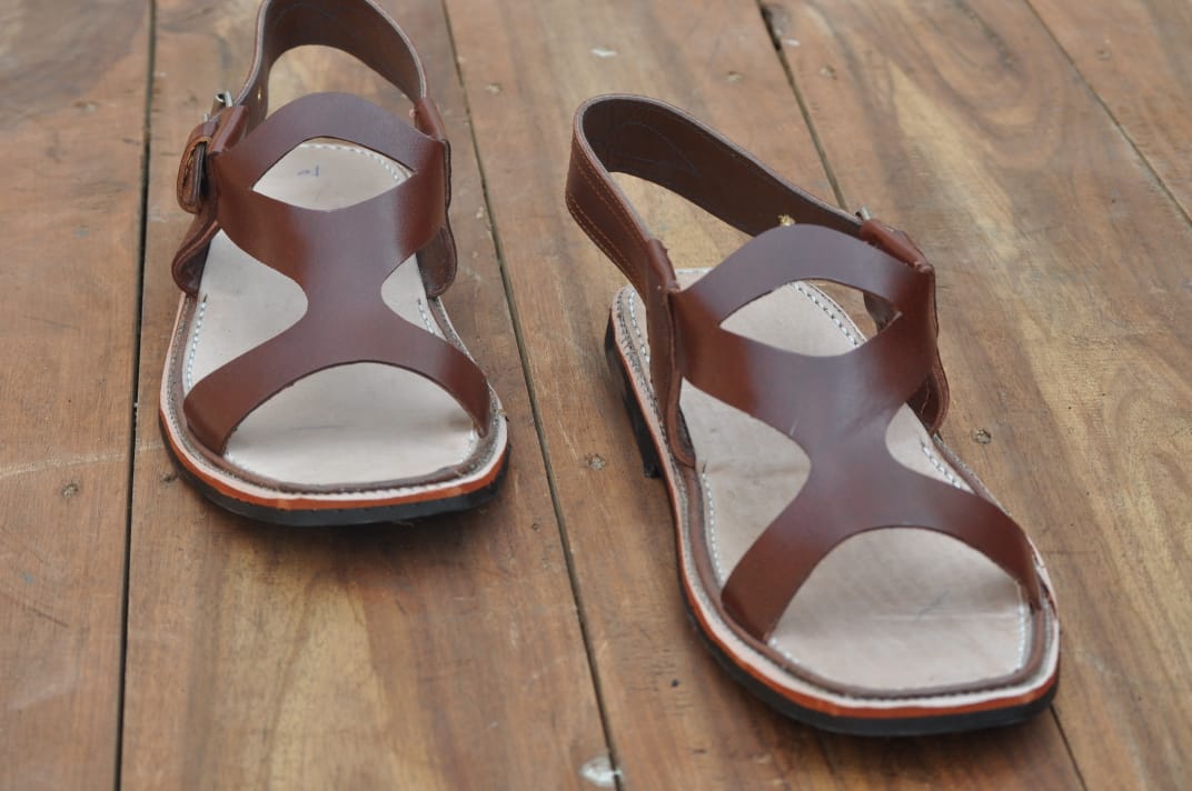 Kohati Chappal / Sandal AYE(ank Style)– Gents – Genuine Shining Leather- Light Weight