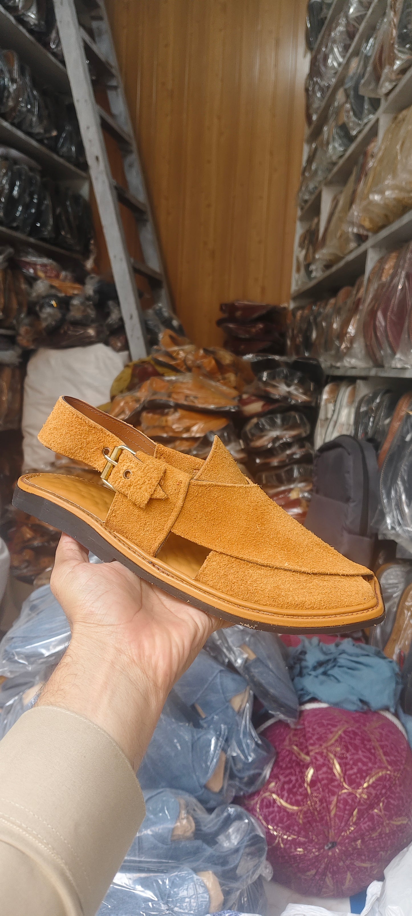 Peshawari Saber leatehr and Ligh weihgt chapals