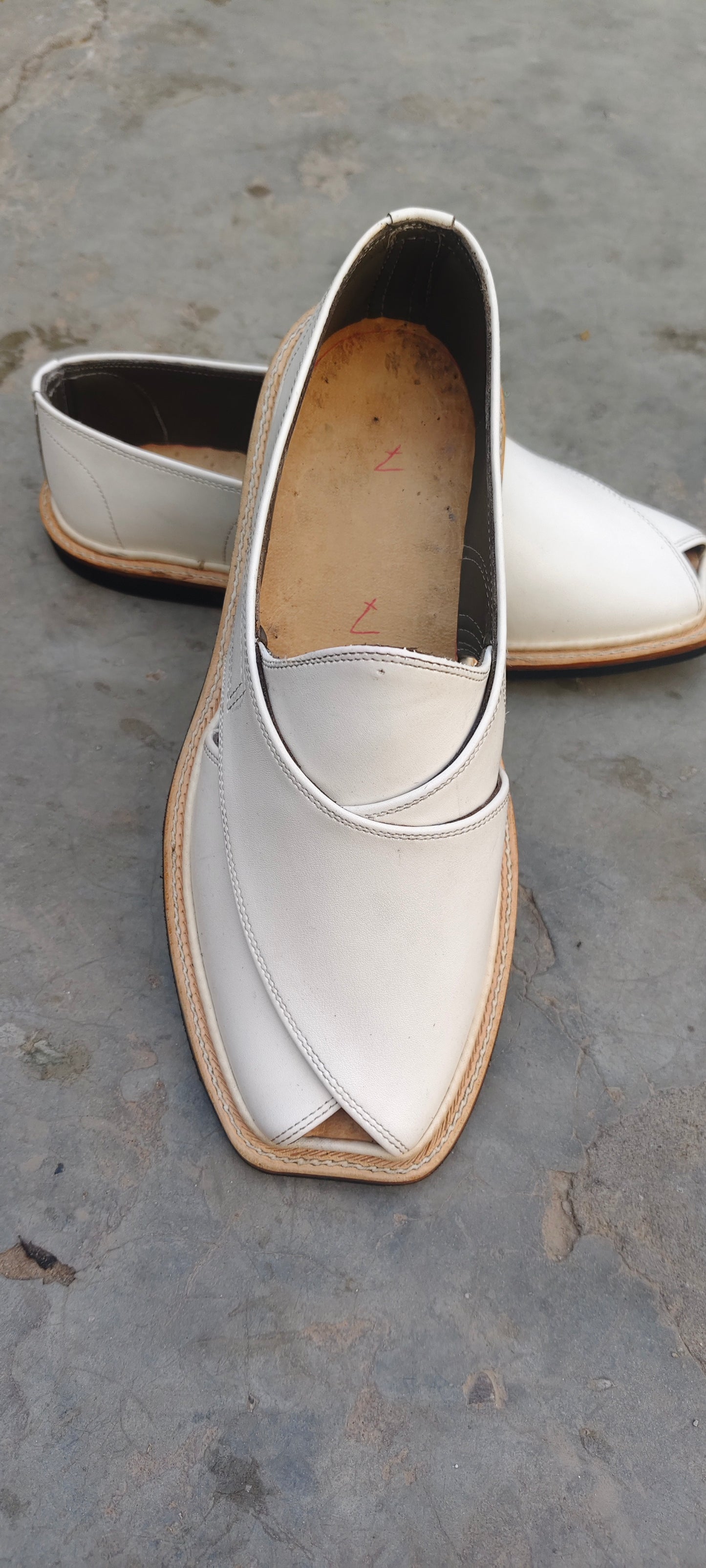 charsada Shoes chapals  White Colore (Pre-order booking only this white shoes)