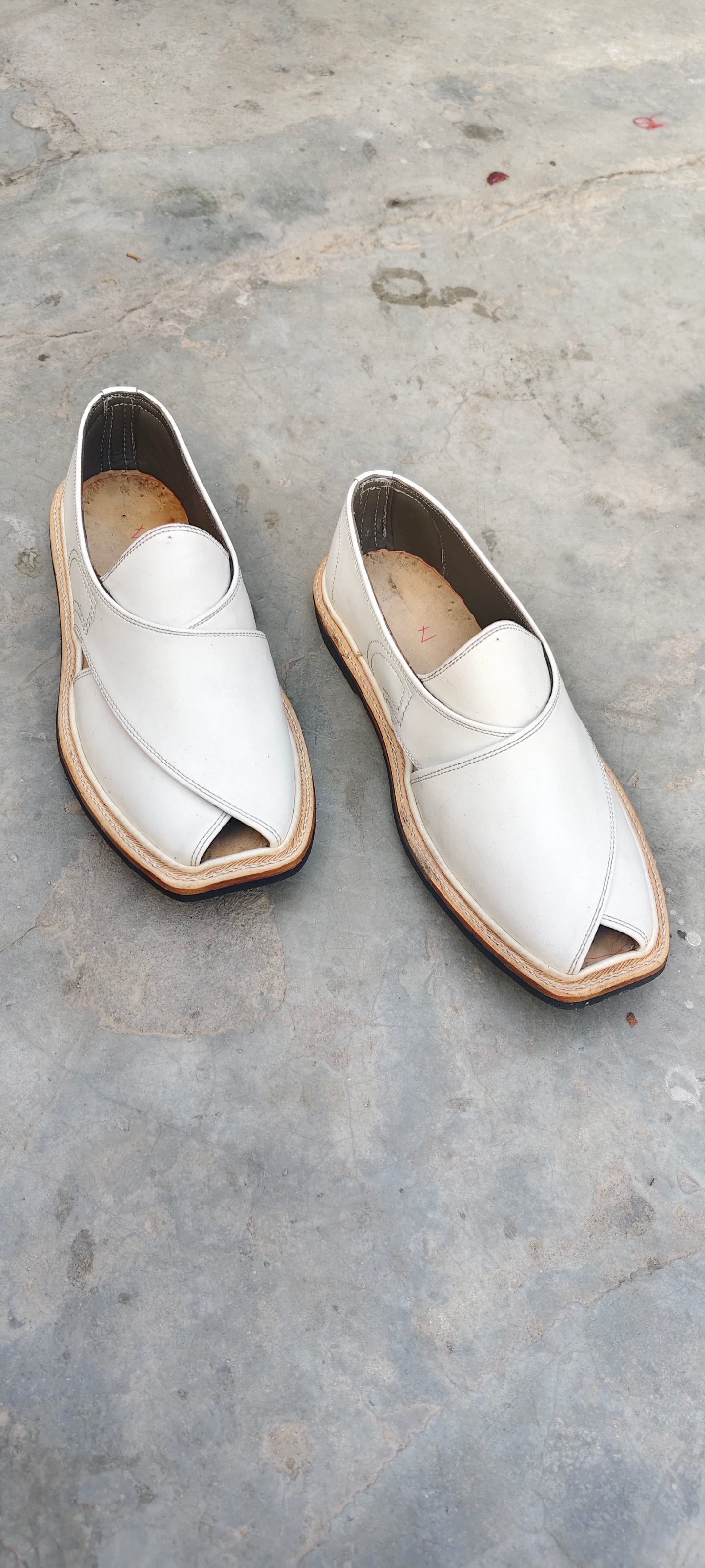 charsada Shoes chapals  White Colore (Pre-order booking only this white shoes)